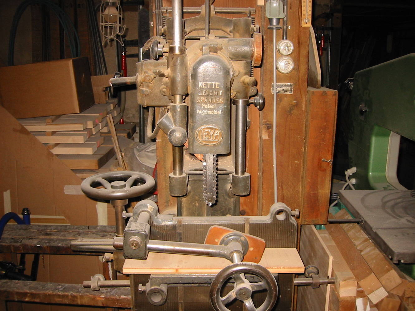 alte Maschinen in der Schreinerei am Obergestadeckweg